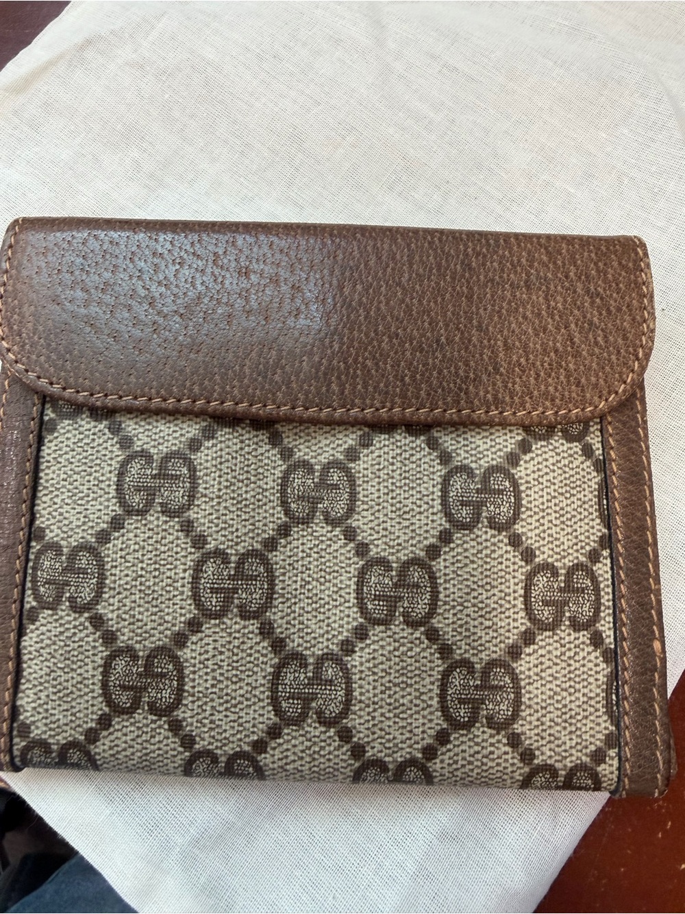 Authentic Gucci Brown & Beige GG Monogram Snap Wallet. Authentic Cert. included. - Picture 2 of 8